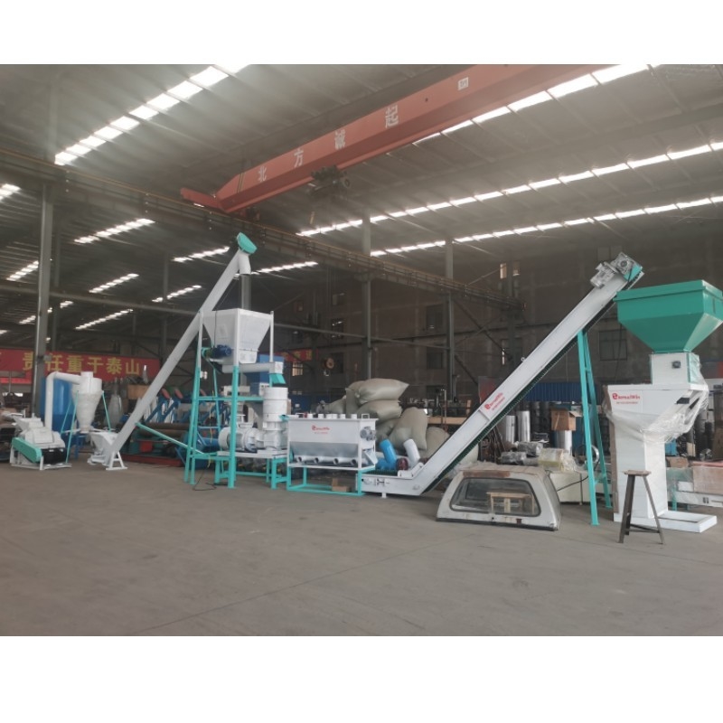 Linia do produkcji pelletu z biomasy o wysokiej wydajności 800kg/h Młyn do produkcji pelletu z trocin
