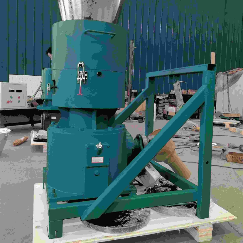 Młyn do produkcji peletów z drewnianej obudowy z napędem PTO o wydajności 80-1000 kg/h