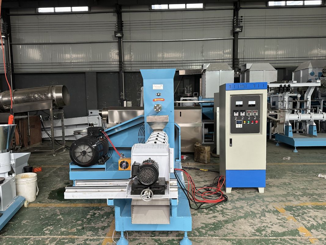 0.5-1 Tony/h Pojemność Linia produkcyjna granulków paszowych z surowcami z mąki trawianej i instalacja przewodnika inżyniera