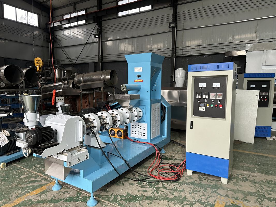 0.5-1 Tony/h Pojemność Linia produkcyjna granulków paszowych z surowcami z mąki trawianej i instalacja przewodnika inżyniera