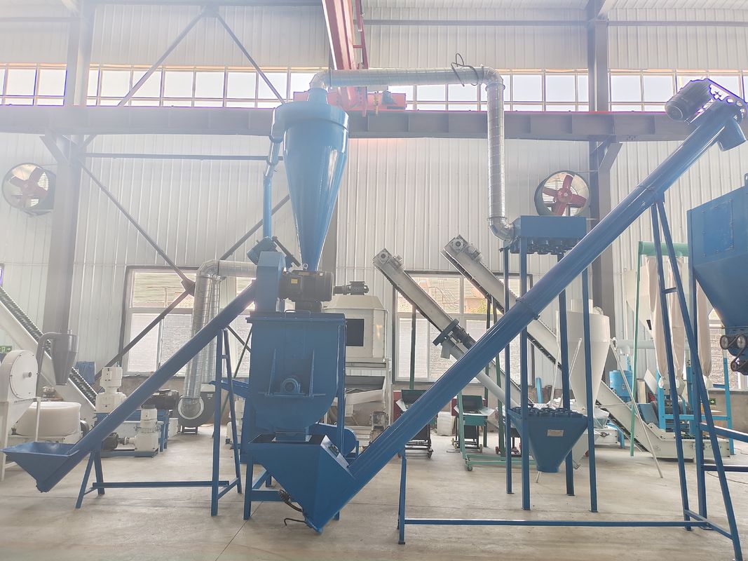 Konfigurowalna linia do granulacji pasz dla zwierząt z instrukcją inżyniera dotyczącą instalacji i zasilaniem 380V/50Hz/3-fazowym