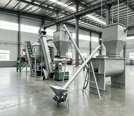 Linia produkcyjna do produkcji granulatu paszowego dla zwierząt z możliwością dostosowania, z instalacją prowadzoną przez inżyniera i zasilaniem 380V/50Hz/3 fazy